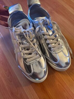 Brand New Onitsuka Tiger Mexico 66 - Silver Metallic Lace-Up Sneakers